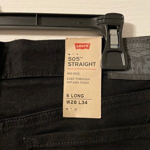 LEVIS Black Straight Leg Jeans NEW w Tags